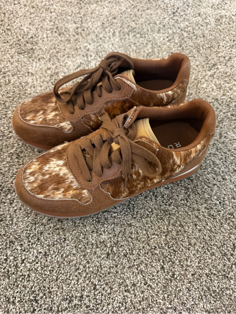 Roper women’s size 7 Brown Cowhide Accent Sneakers